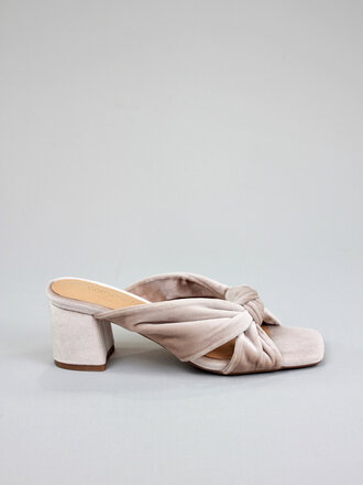 Shoe the Bear by Woden Carla