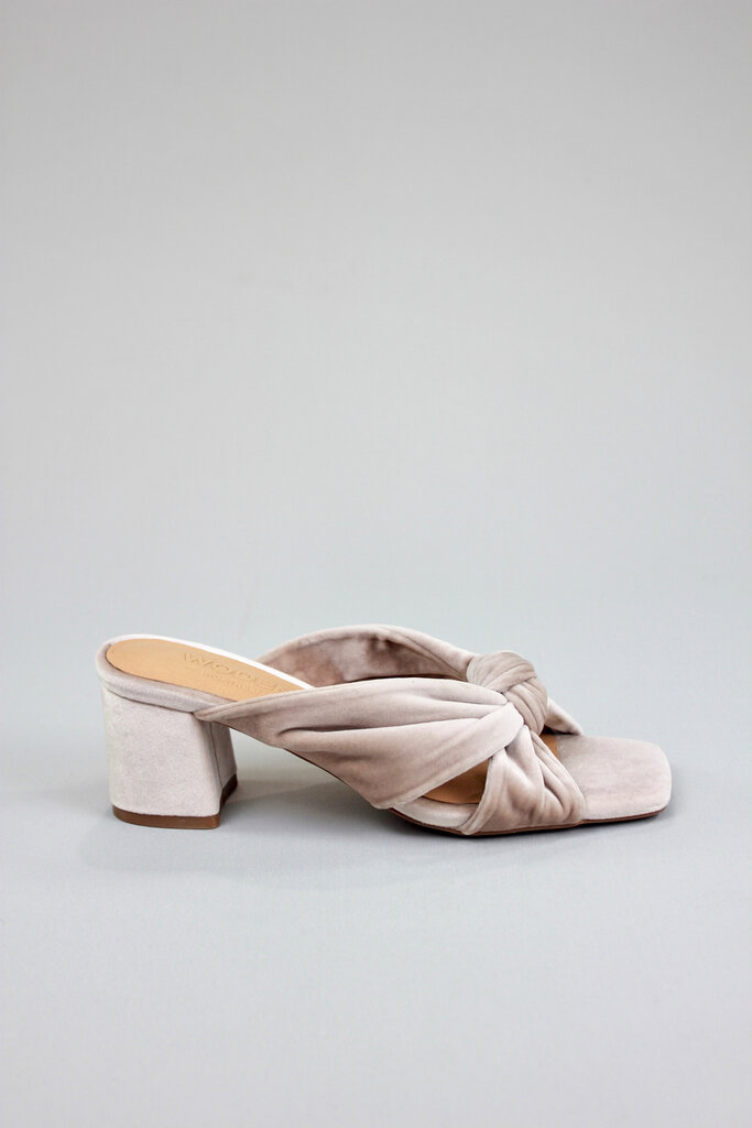 Shoe the Bear by Woden Carla