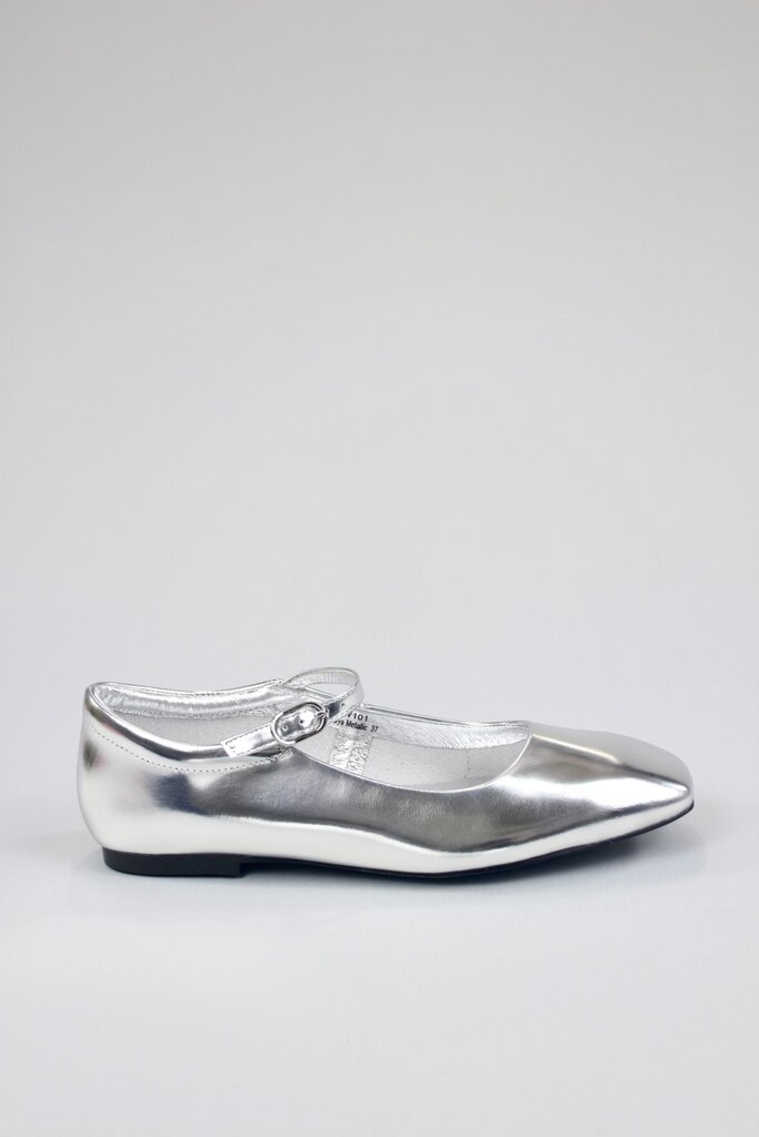 Shoe the Bear by Woden Maya Ballerina