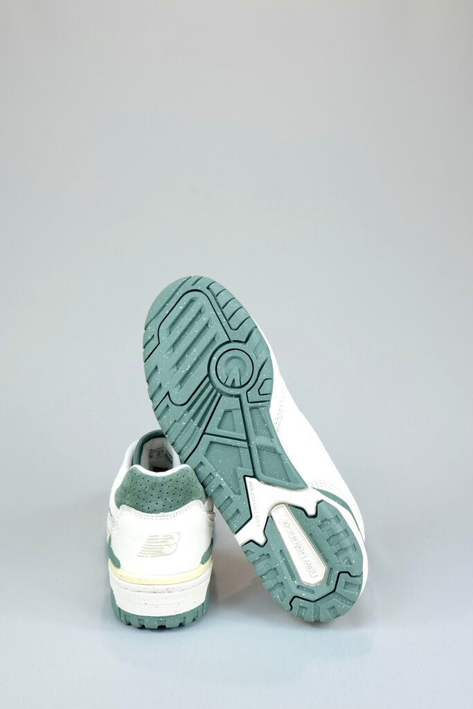 New Balance 550