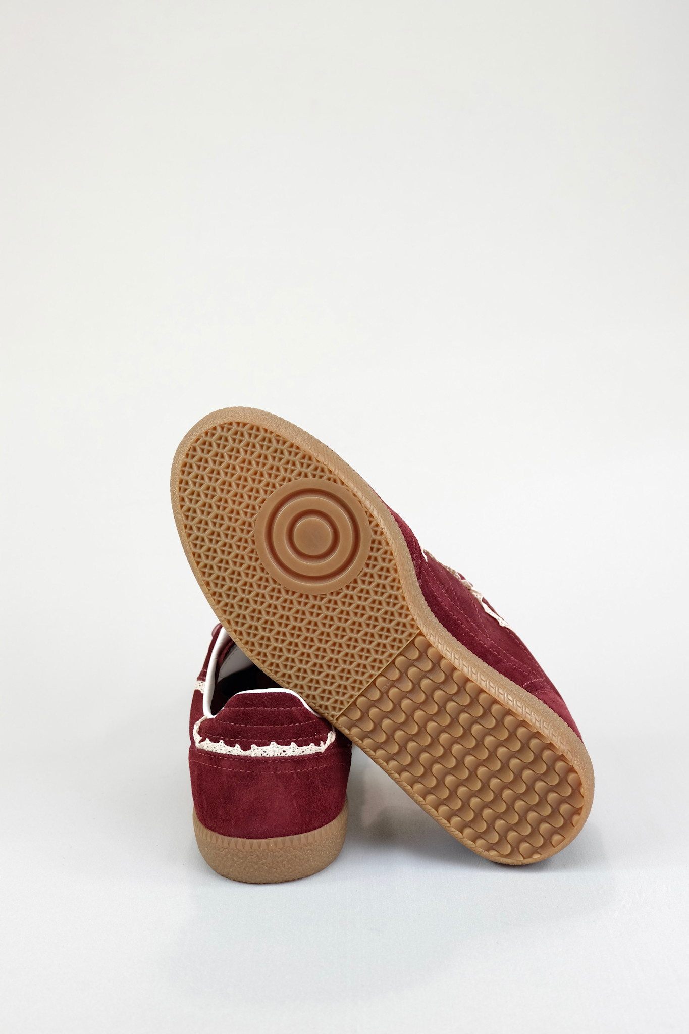 ALOHAS - tb.490 Crochet Sneaker - Burgundy Suede - Footloose