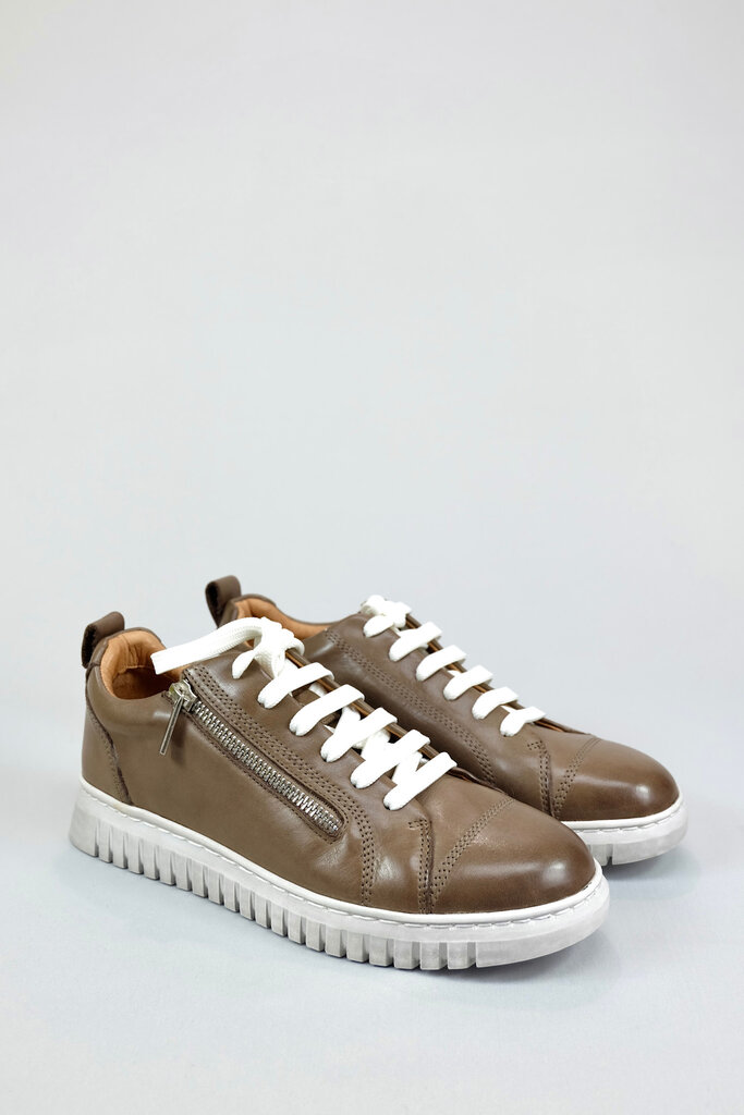 EOS Footwear Clarence