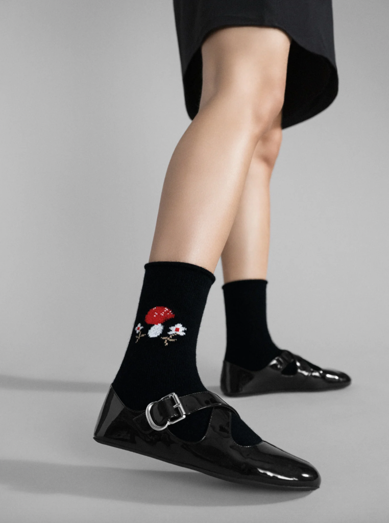 Hansel from Basel Toadstool Cashmere Crew