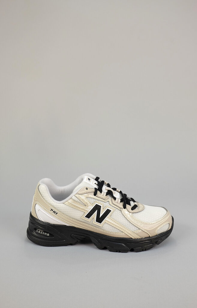 New Balance 740
