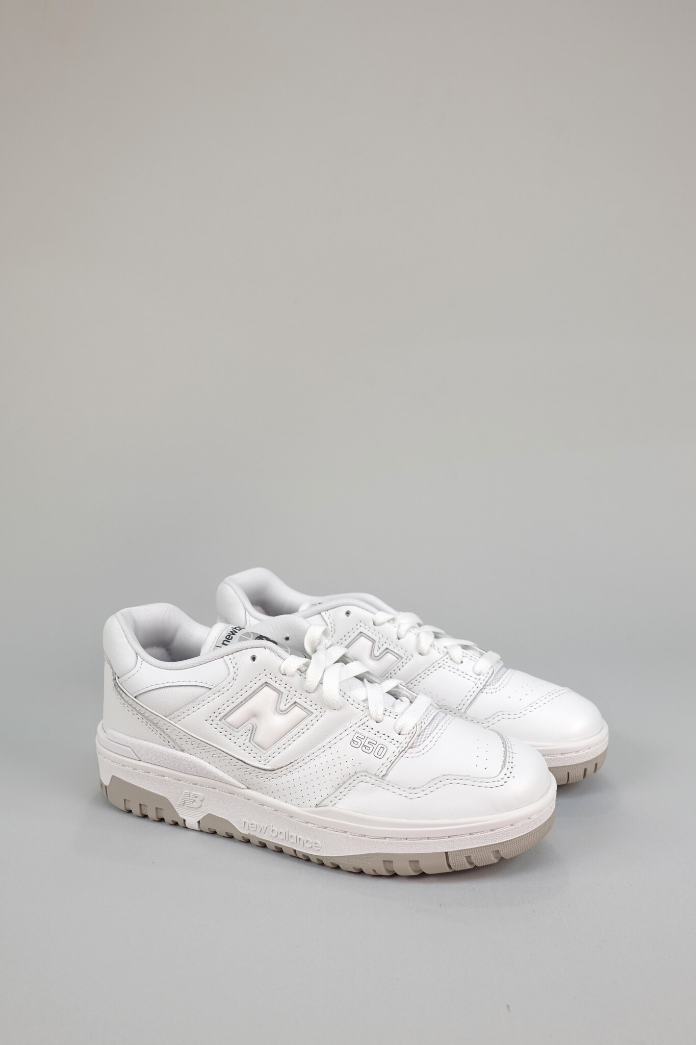 new balance 550s black and white