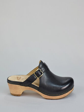 Dansko Leandra Clog