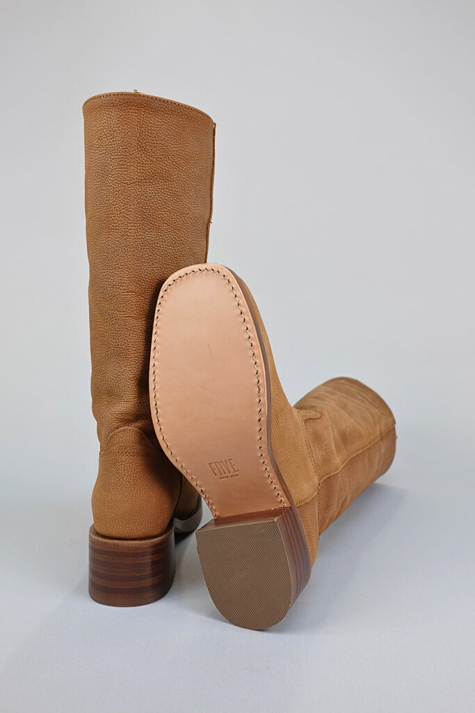 Frye Campus 14L