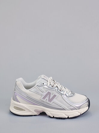 New Balance 740