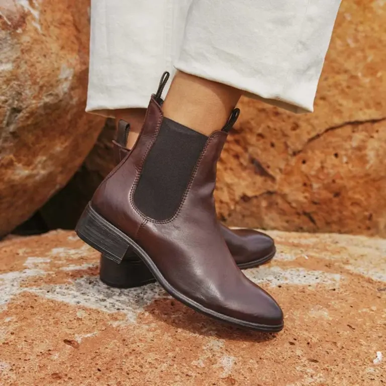 EOS Footwear Celina
