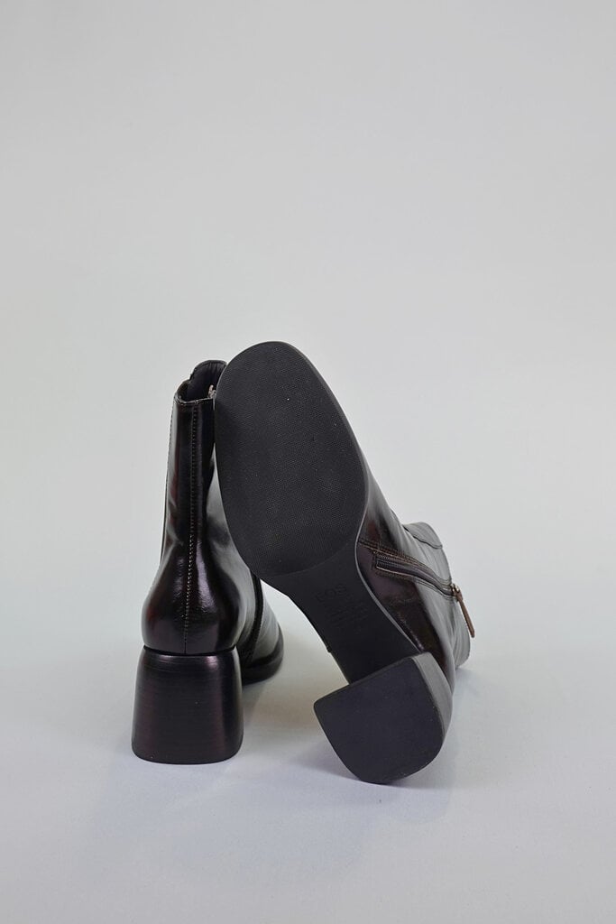 EOS Footwear Charcoal