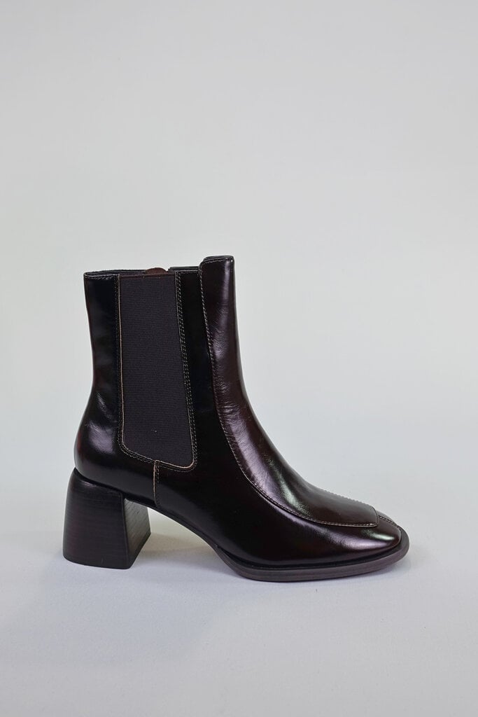 EOS Footwear Charcoal