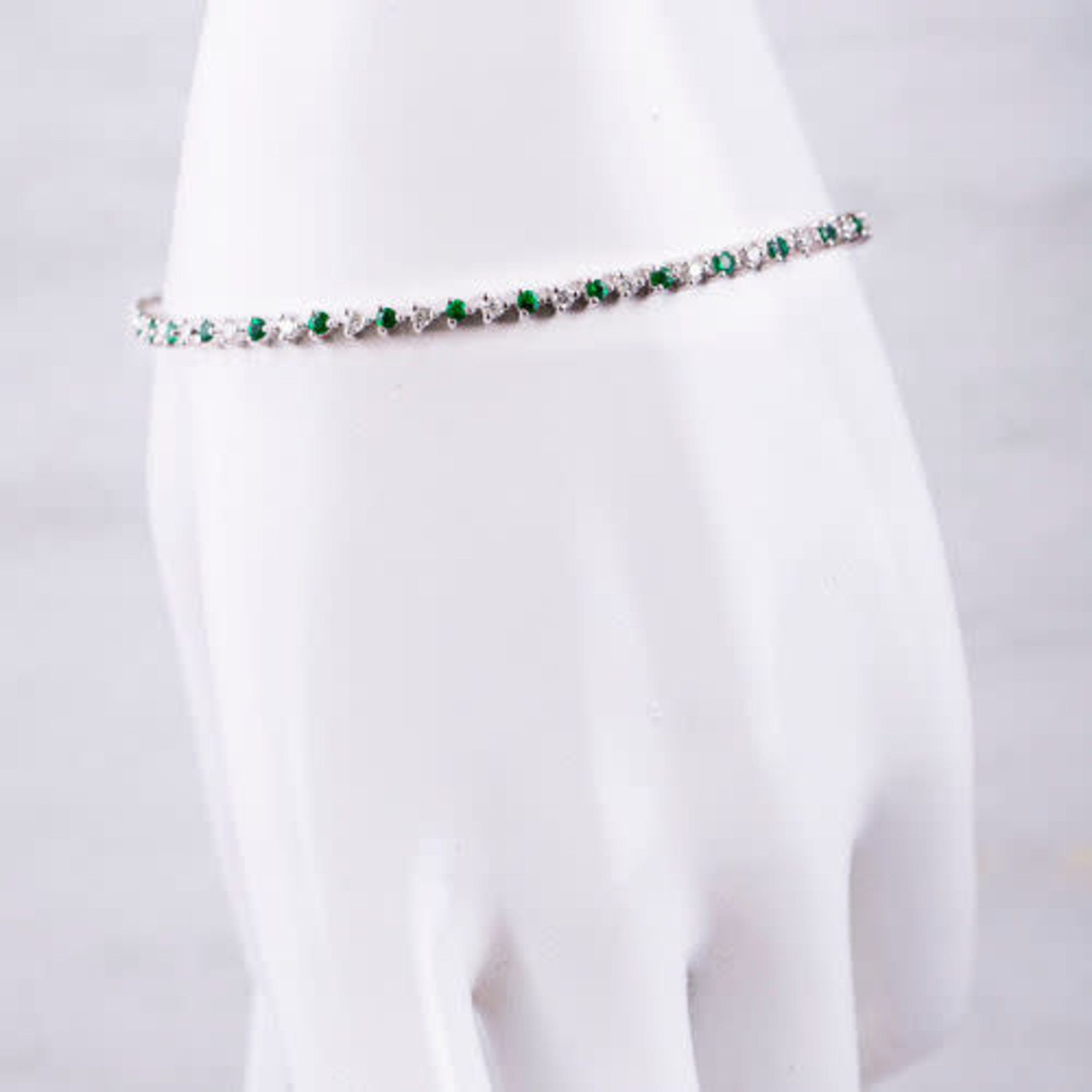 18K White Gold Emerald 0.80ctw & Diamond 0.95ctw Line Bracelet