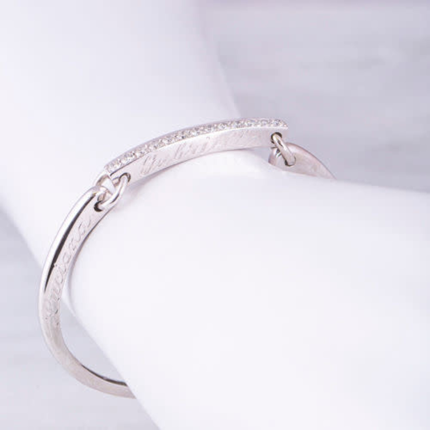 14K White Gold Diamond Engravable Bar Bangle