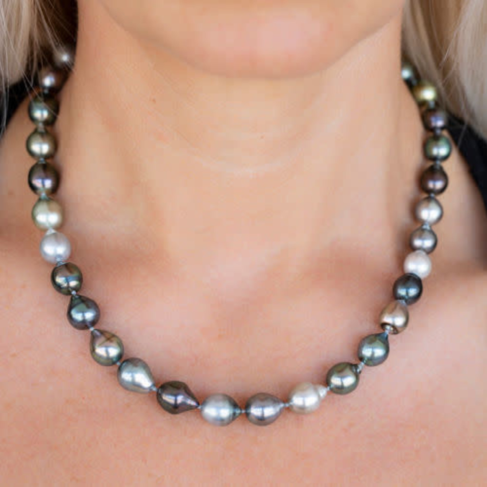 Tahitian Baroque Pearl Lariat Necklace with Diamond and Gold Clasp
