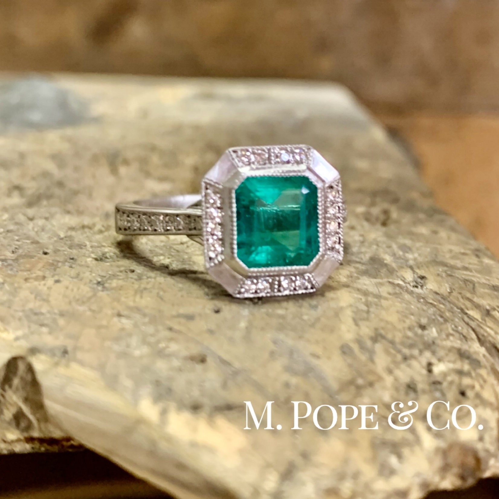 18K White Gold Emerald 2.03ctw & Diamond 0.25ctw Ring