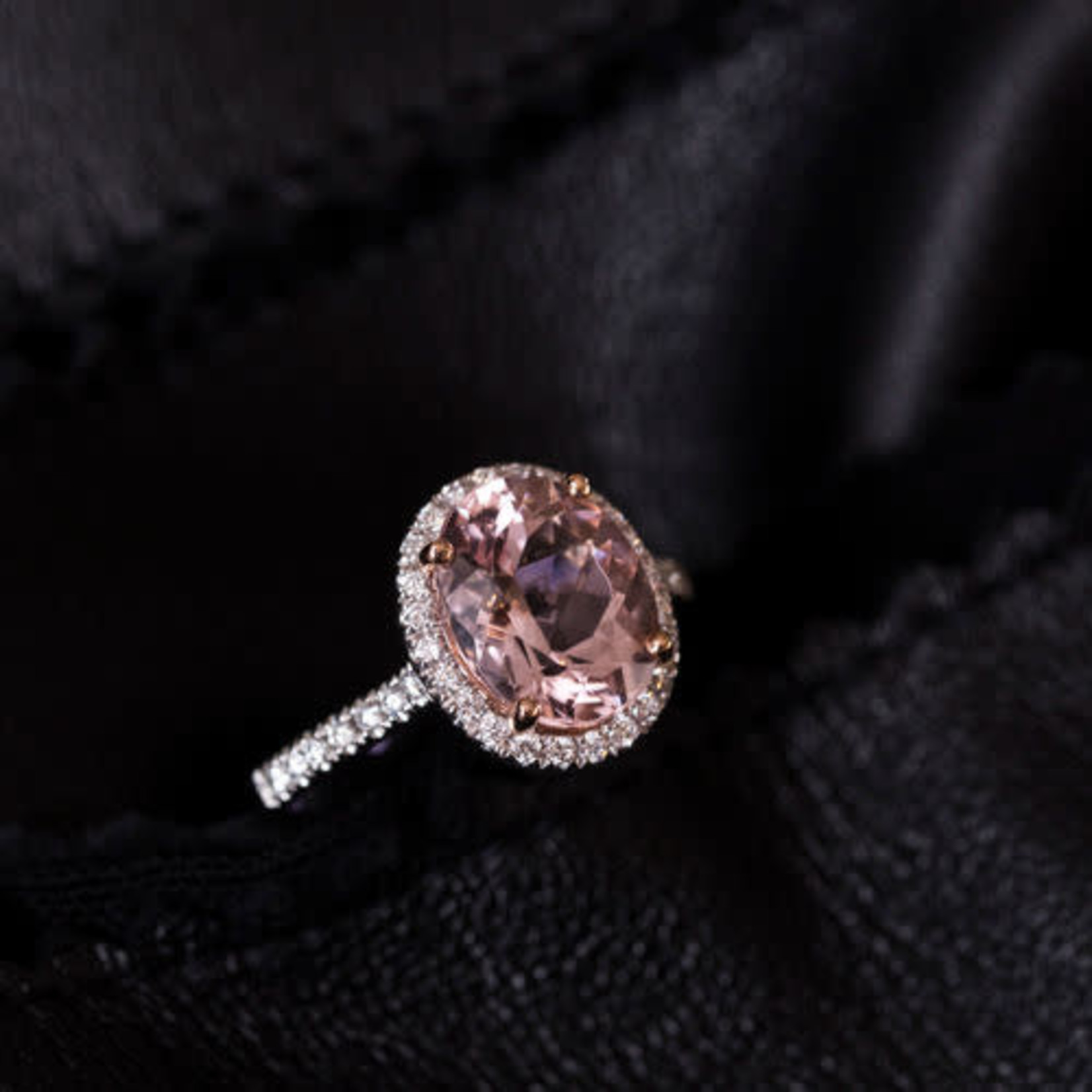 14K White Gold Morganite & Diamond Halo Ring