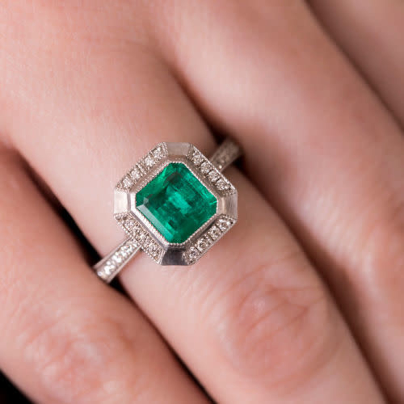 18K White Gold Emerald 2.03ctw & Diamond 0.25ctw Ring