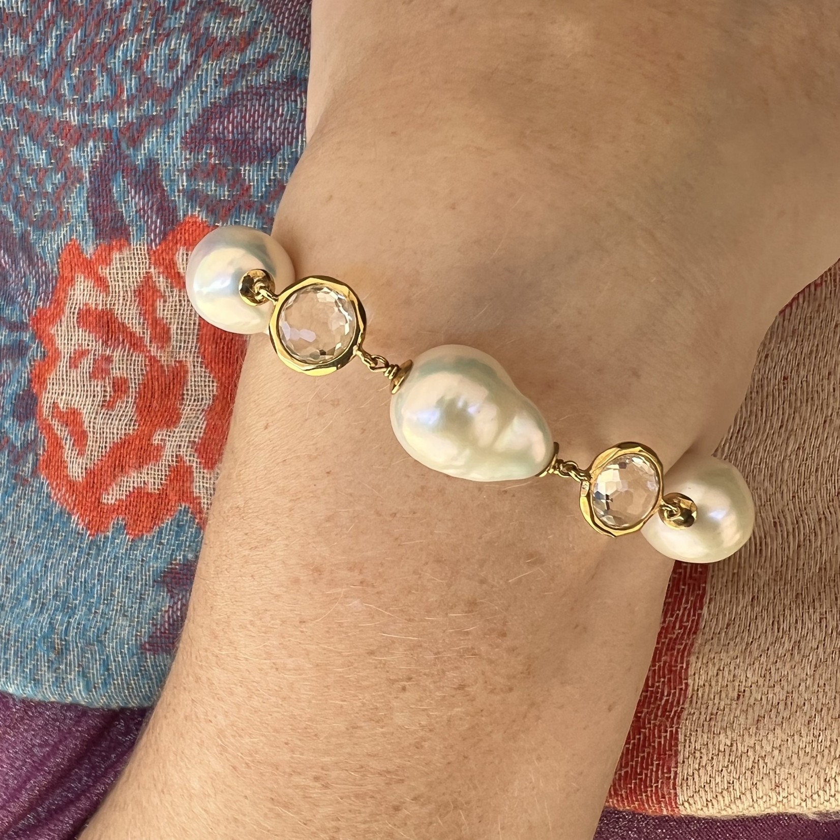 18KY Gold South Sea Pearl & Quartz Bracelet