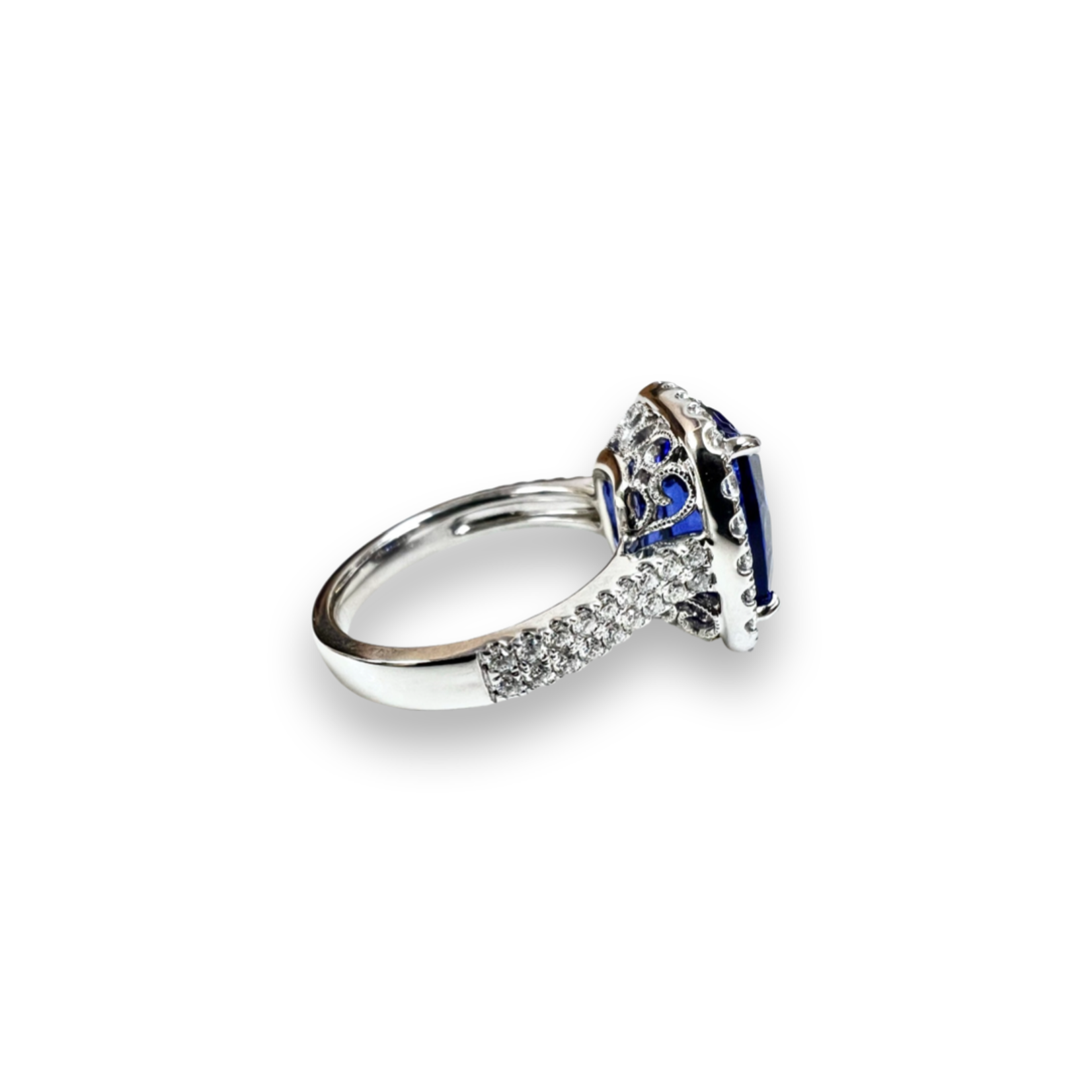 18K White Gold Tanzanite & Diamond Ring