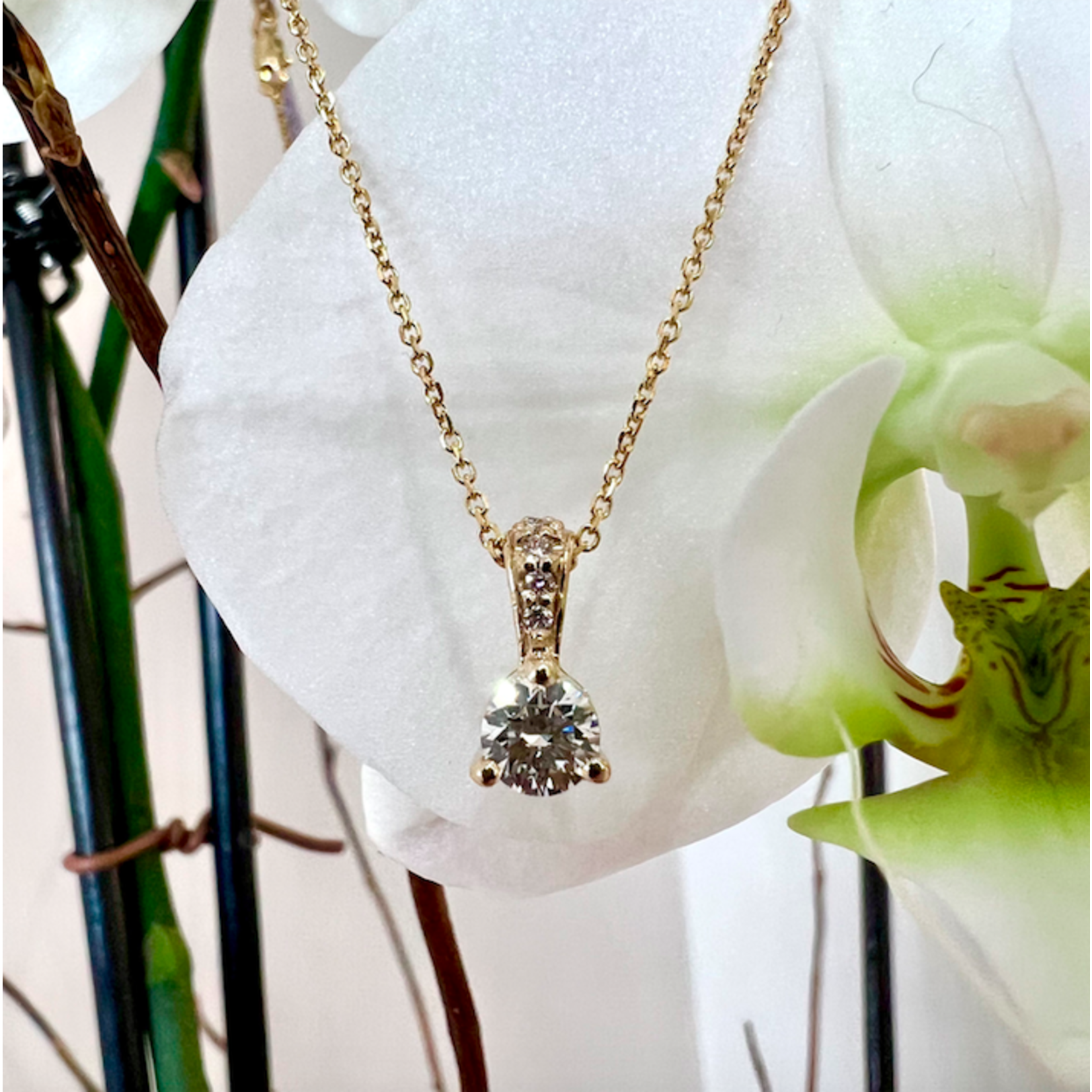 14K Yellow Gold Round Diamond Accented Pendant