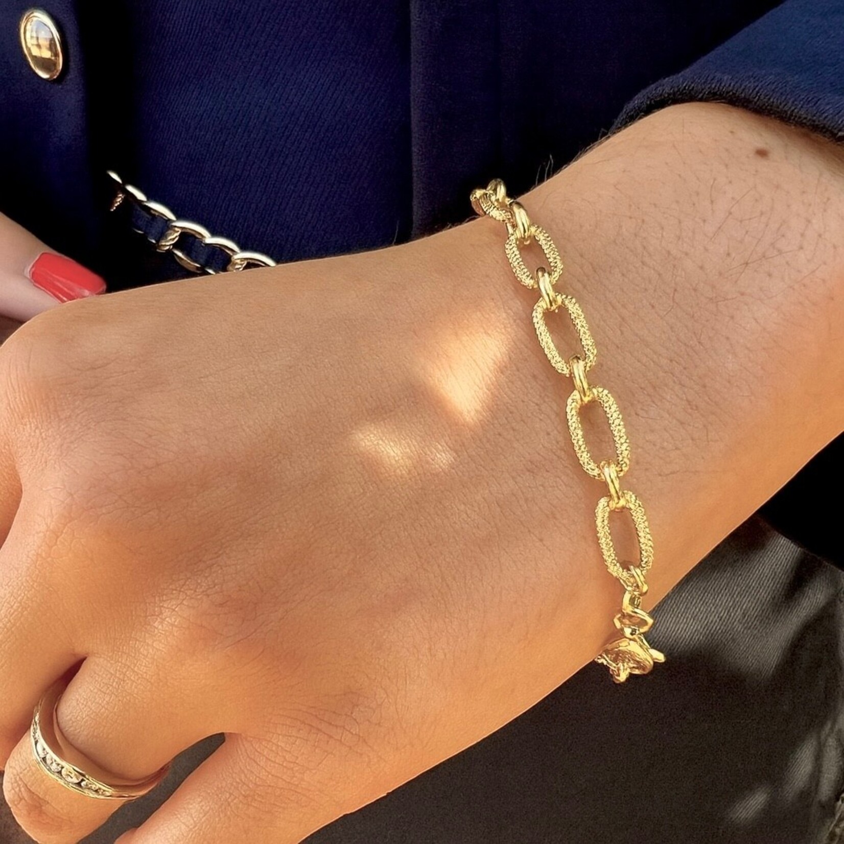 18K Yellow Gold Italian Textured Oval Link Bracelet