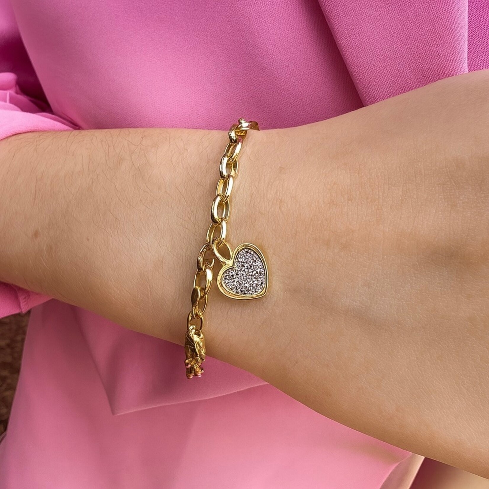 14K Yellow Gold Rolo Link Charm Bracelet with a Diamond Heart Charm