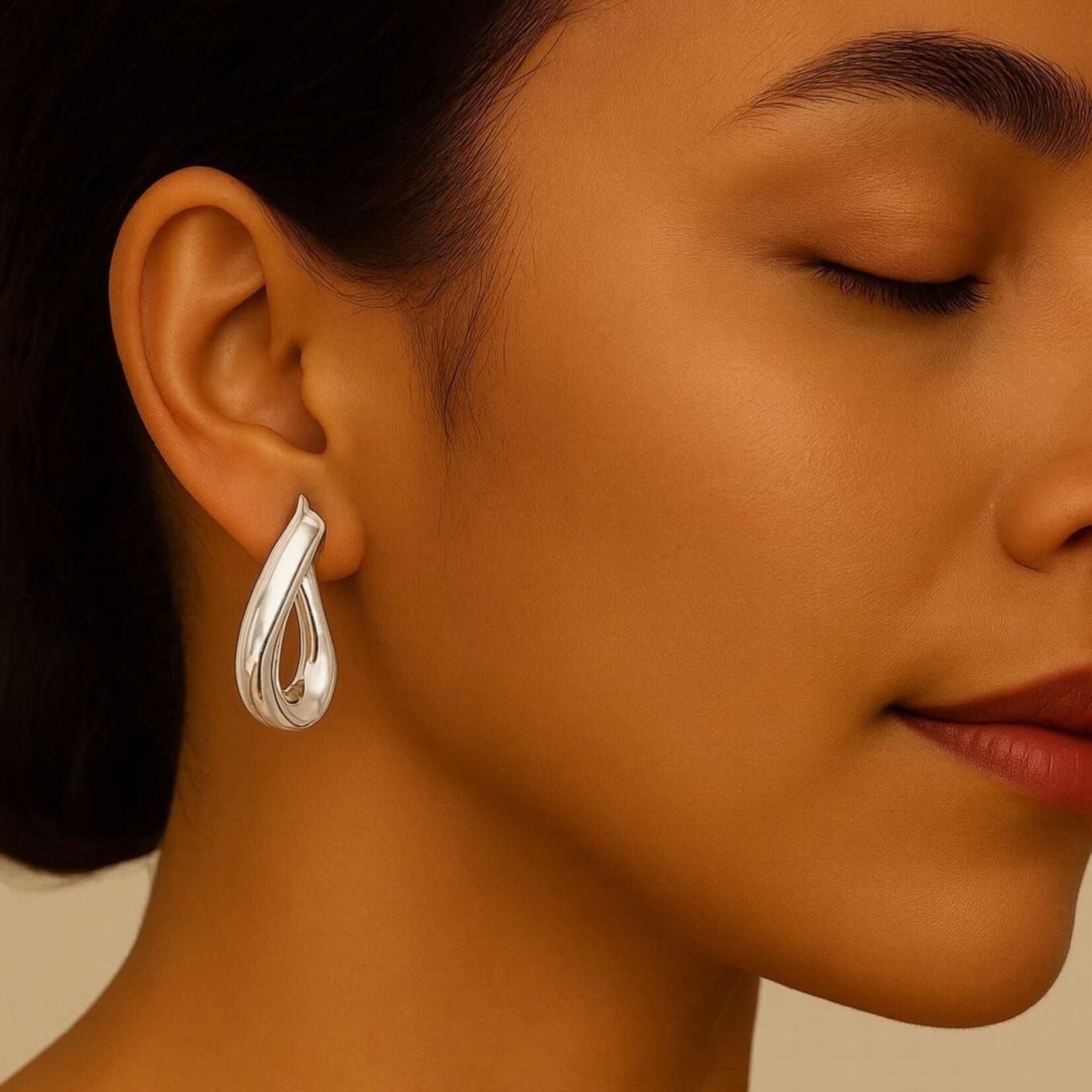 14K White Gold Small Twist Hoop