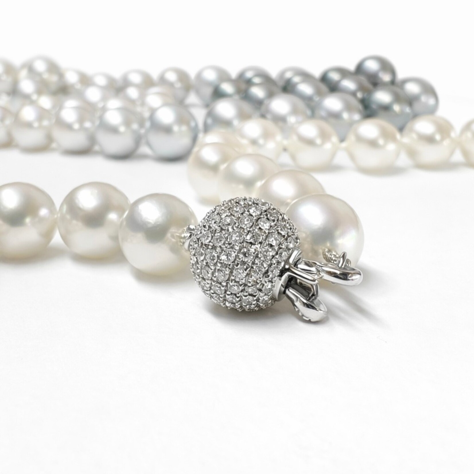 Tahitian & South Sea Ombre Pearl Strand With Diamond Ball Clasp