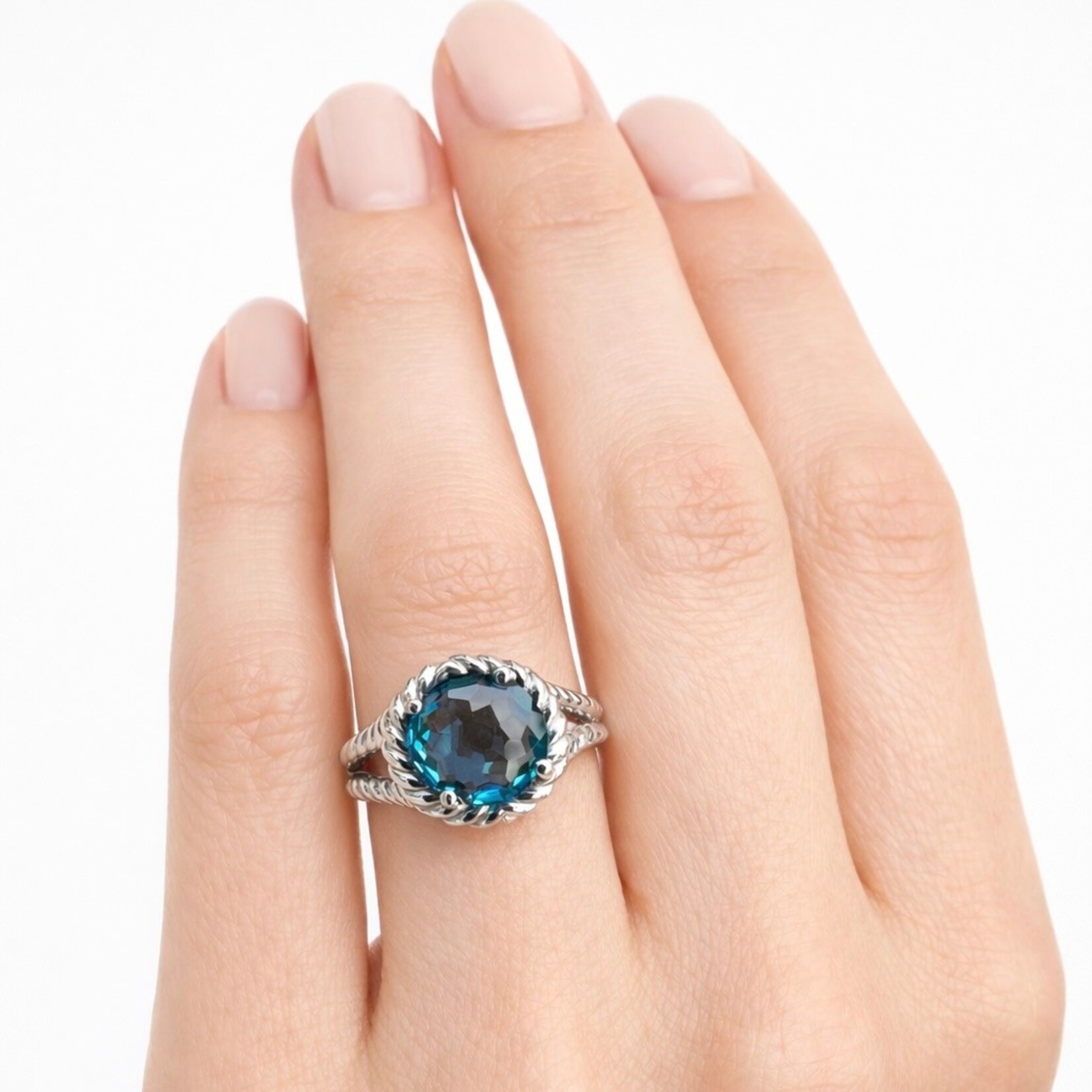 18K White Gold London Blue Topaz Rope Ring