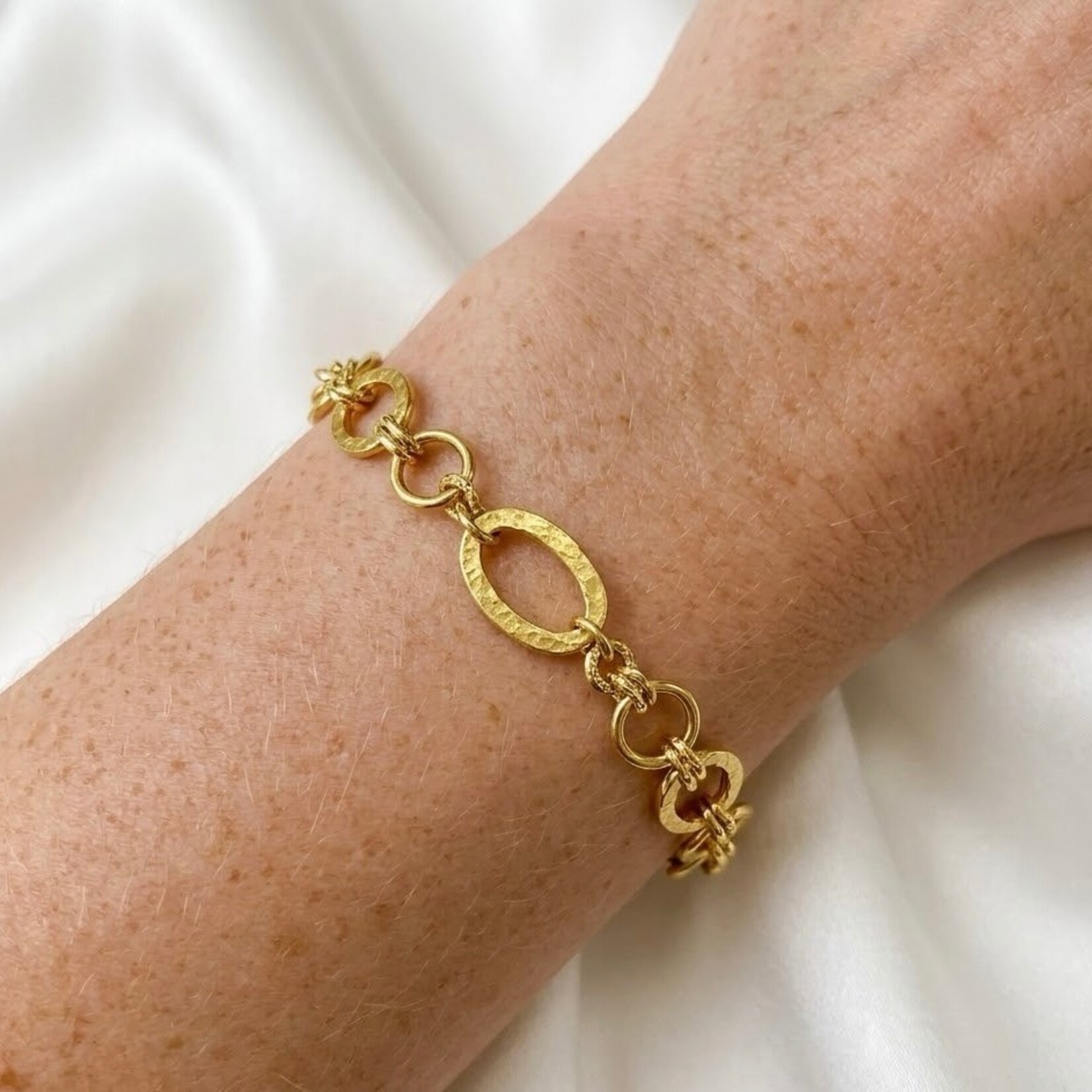 18K Yellow Gold Handmade Hammered Link Bracelet