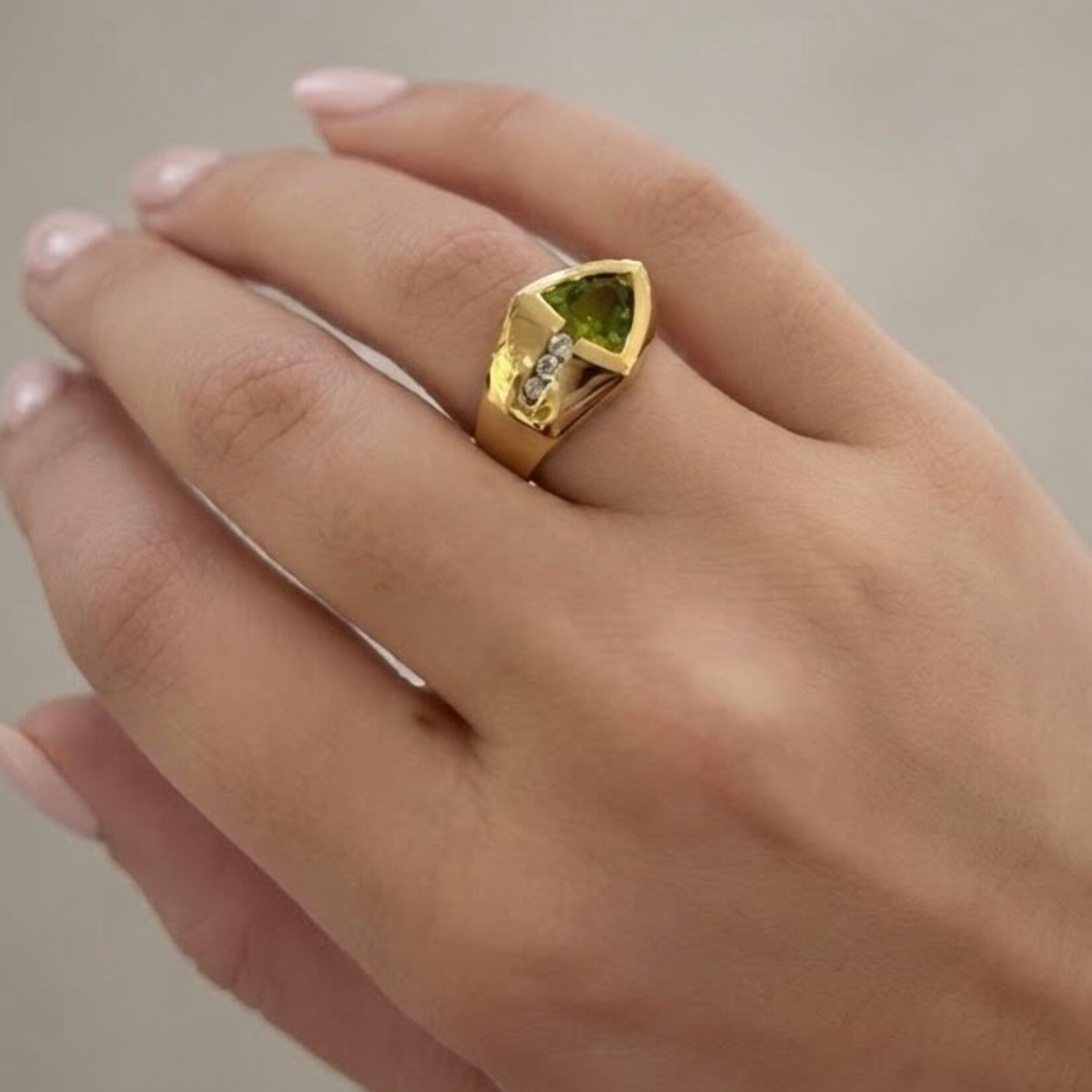 14K Yellow Gold Peridot & Diamond Modern Bezel Ring