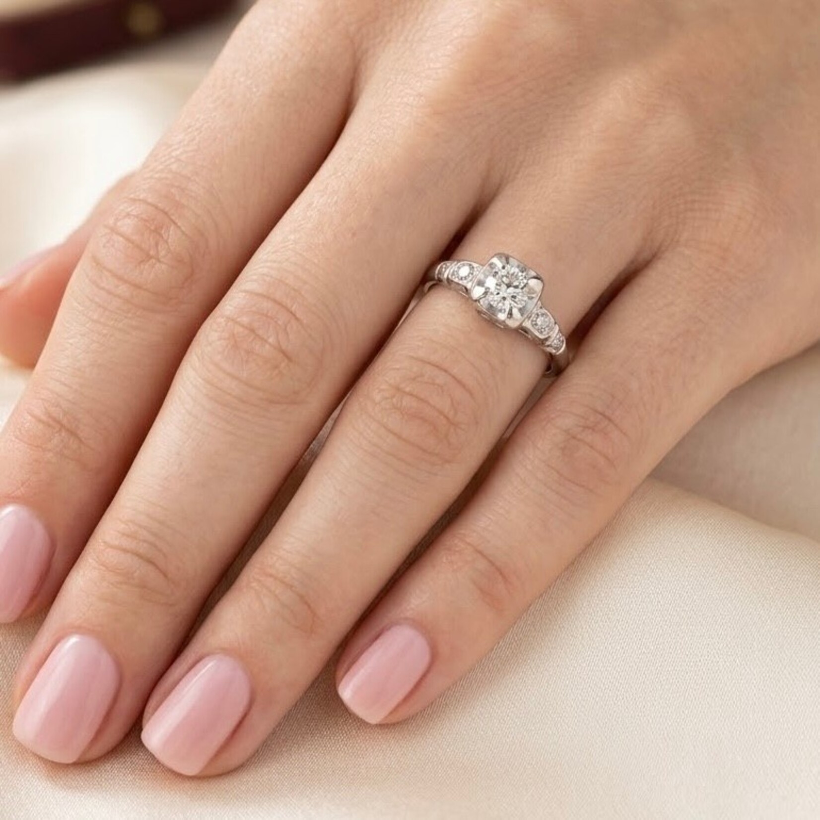 14K White Gold Illusion Set Antique Diamond Ring