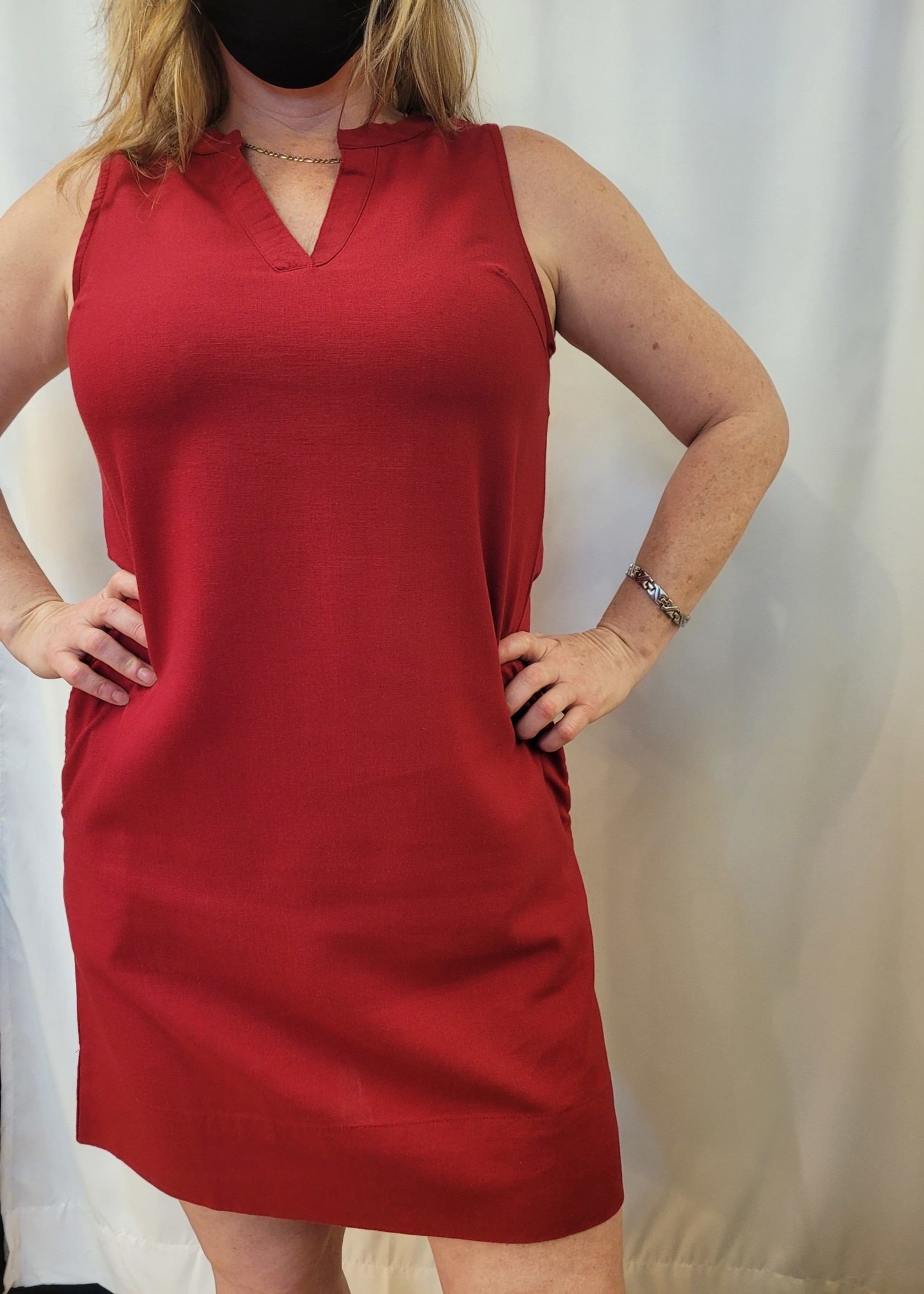 DKR & Co Sleeveless v-neck dress with pockets