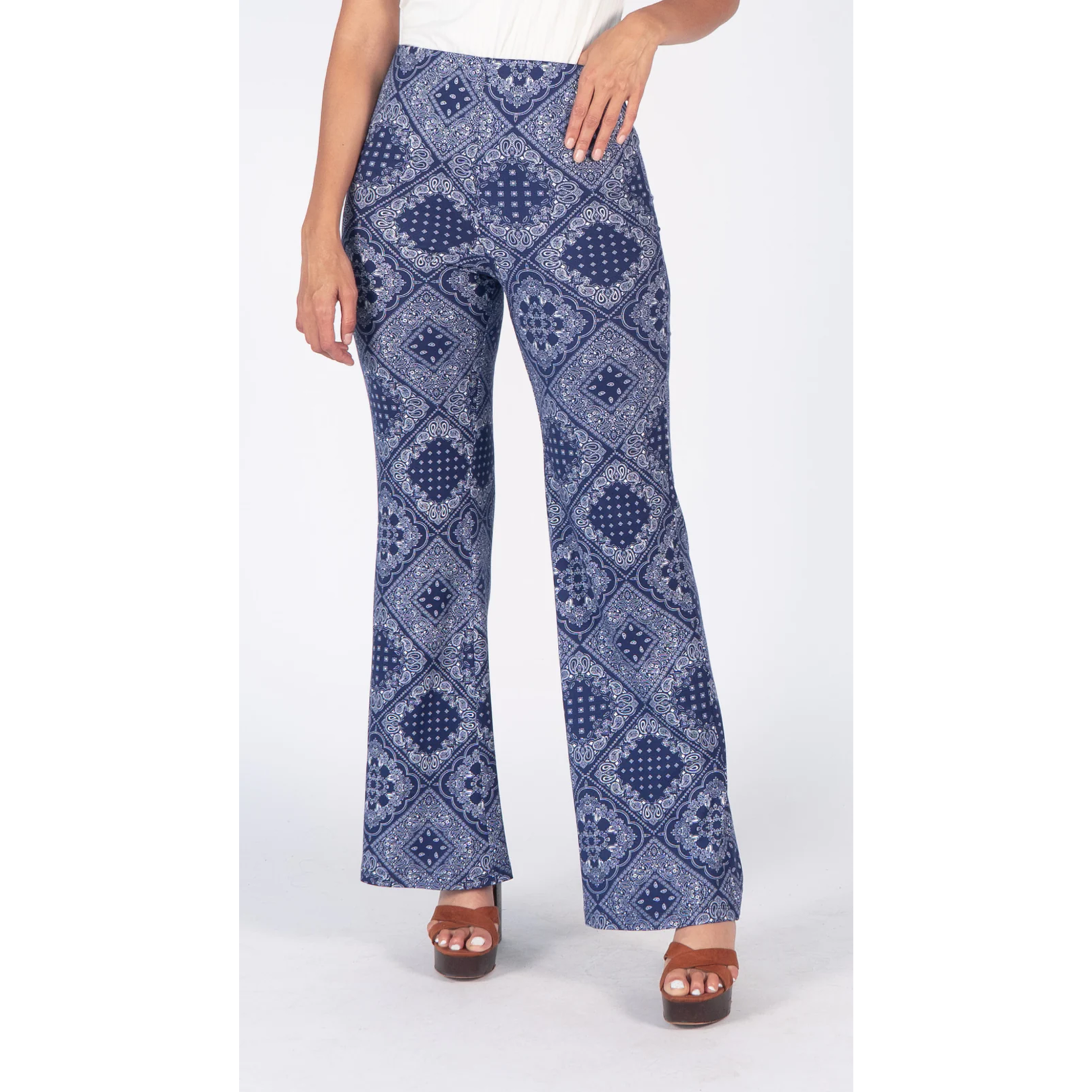 Isca Isca bell bottom print pant with elastic waist