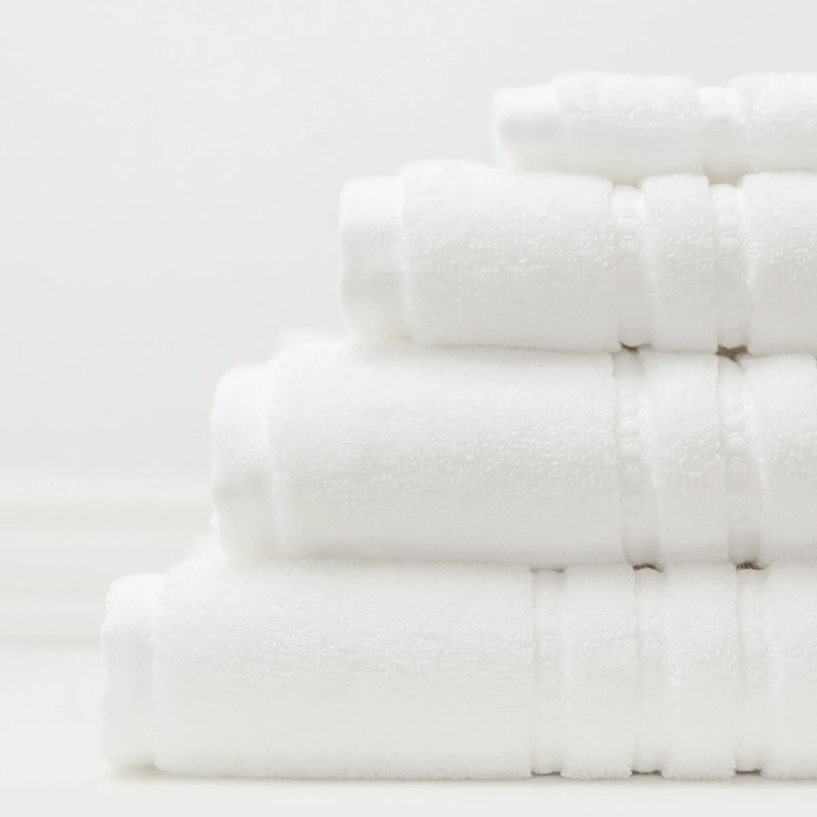 Cuddle Down White Portofino Wash Towel