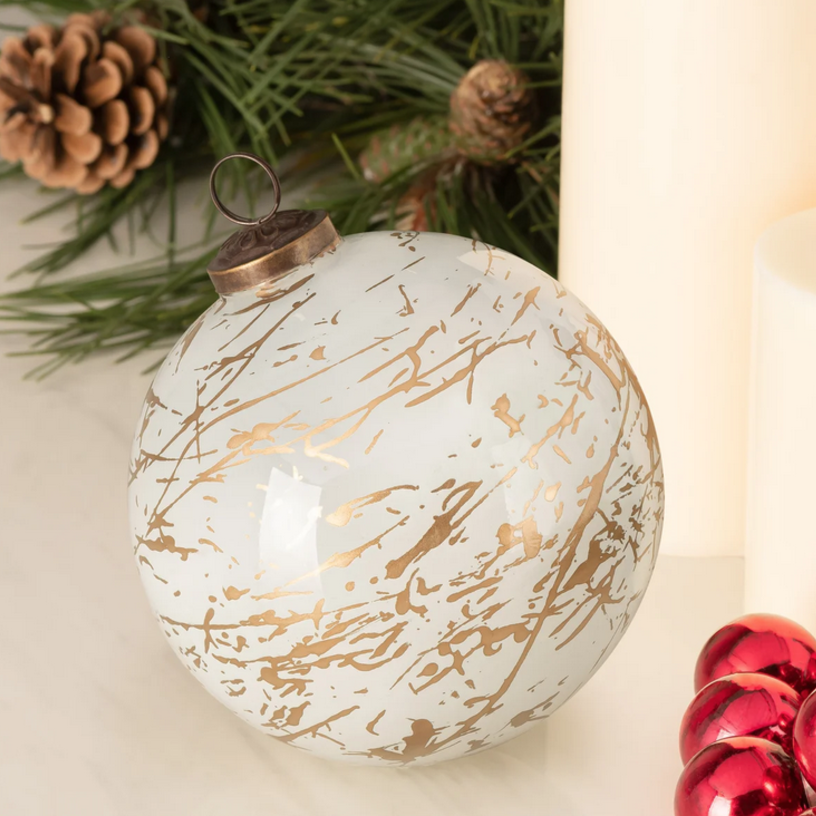 Lyric Gold Swirl 5" Glass Ball