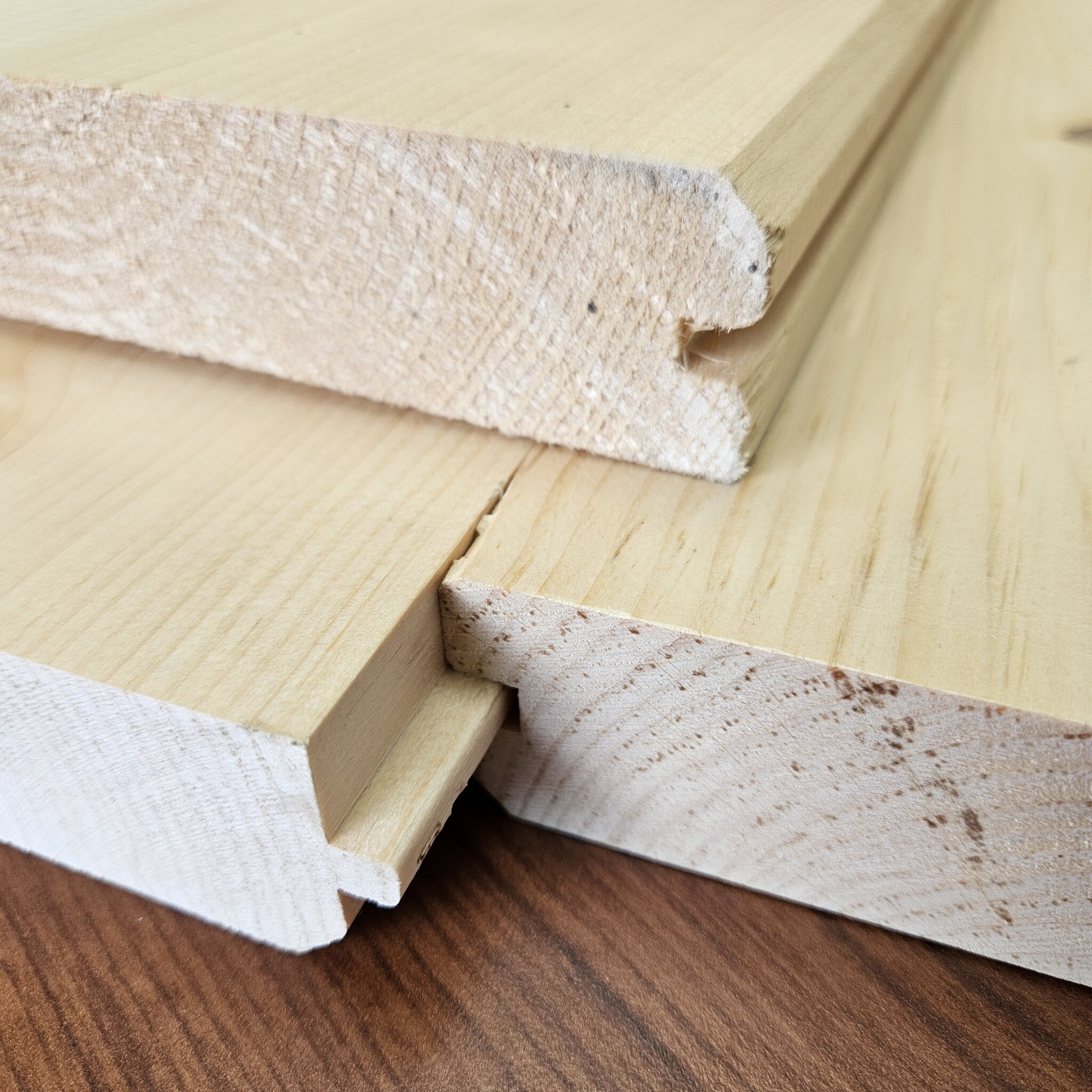 Decking en pin blanc 1 3/8
