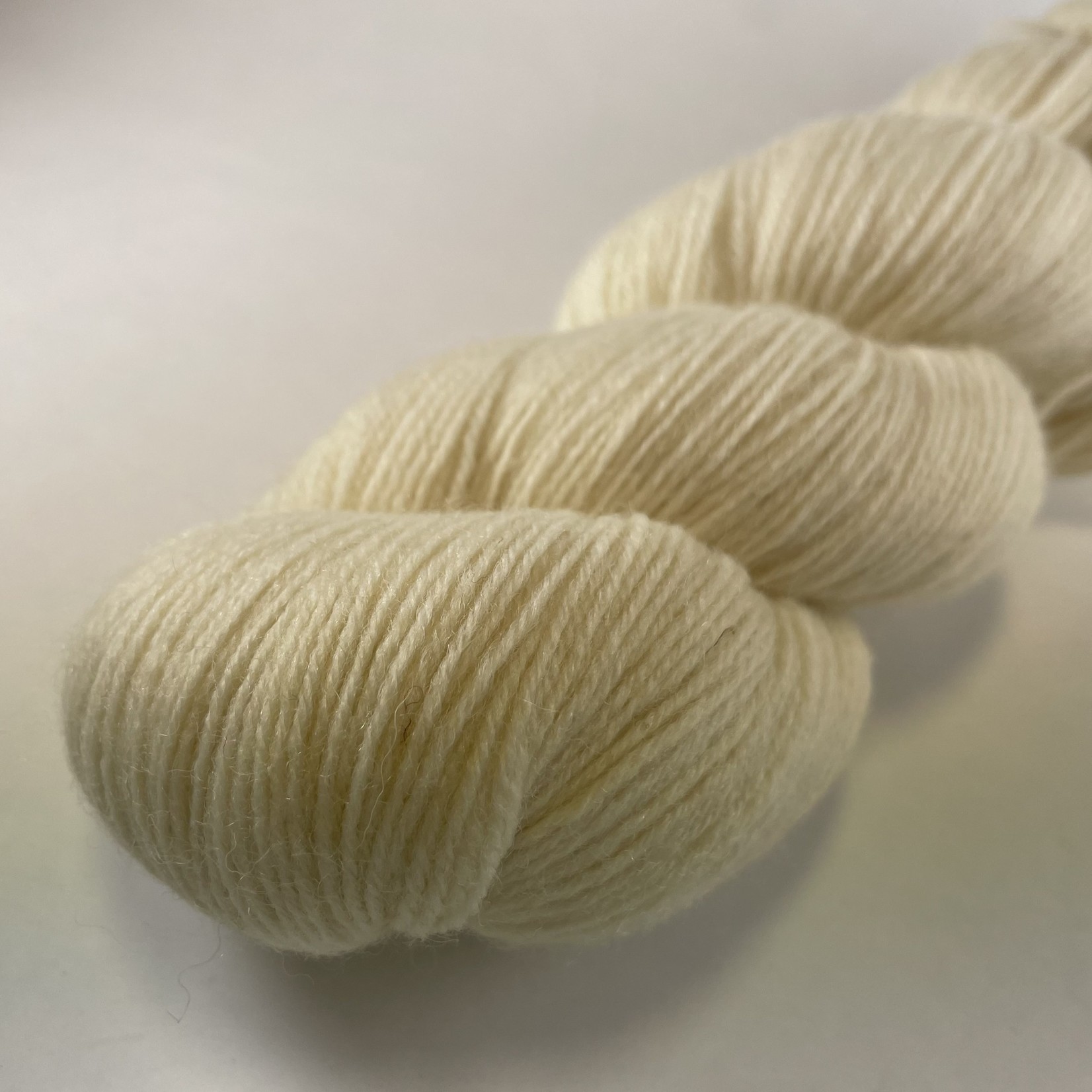 Universal Yarns "Ready to Dye" Wool/Nylon Sock Weight by UNIVERSAL YARNS