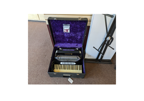 CONSIGN Guerrini 120 Bass Accordion with Case 