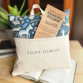 Desmond Brown READING/TABLET PILLOW -  I LOVE TO READ (ANIMALS)