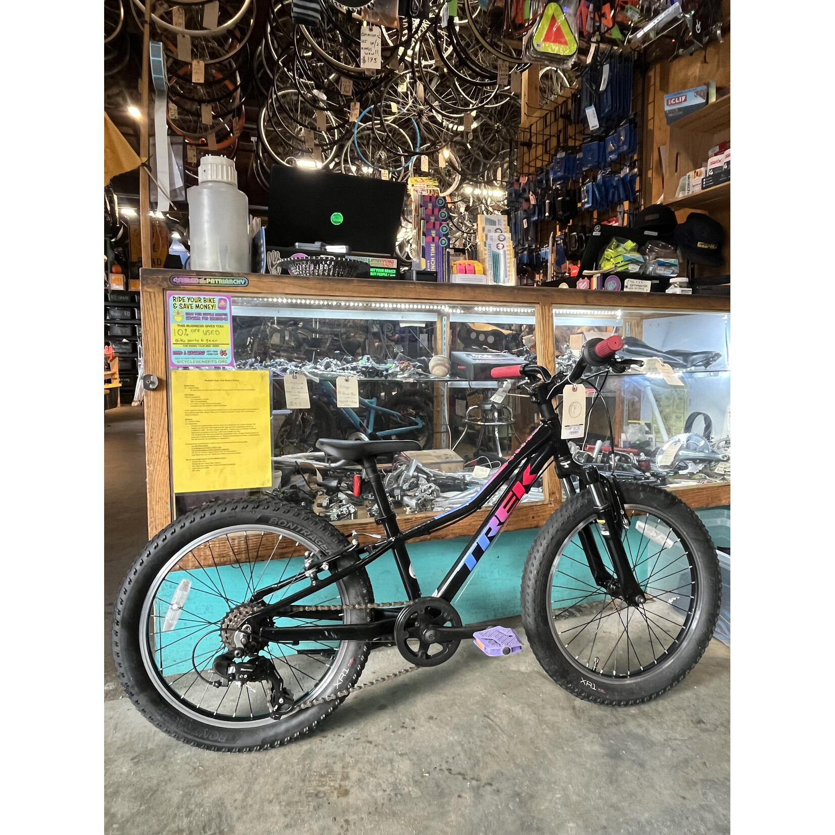 Portland Gear Hub Trek Precaliber 20inch wheels - Black