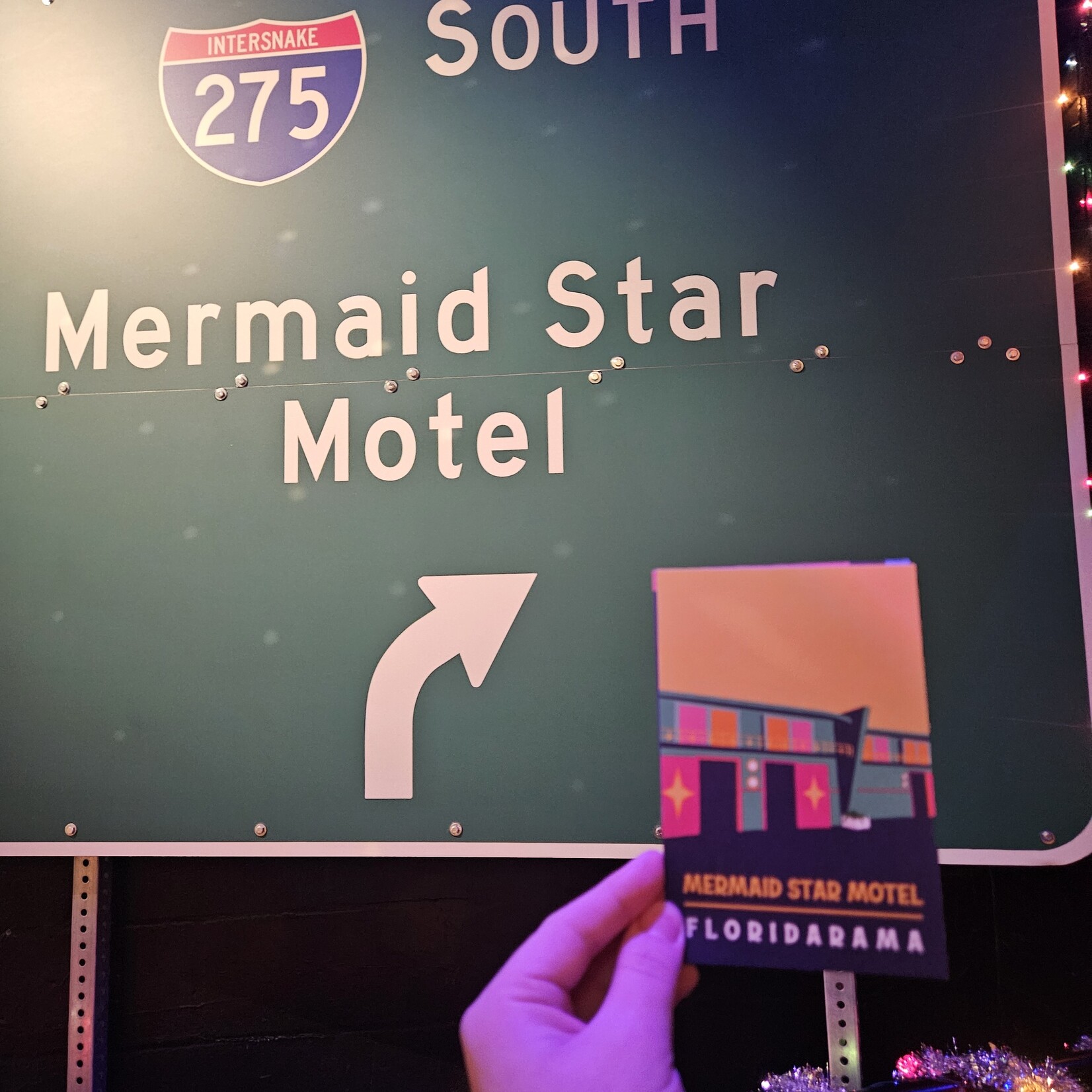 FloridaRAMA FloridaRAMA "Retro Mermaid Star Motel" Yellow Post Art
