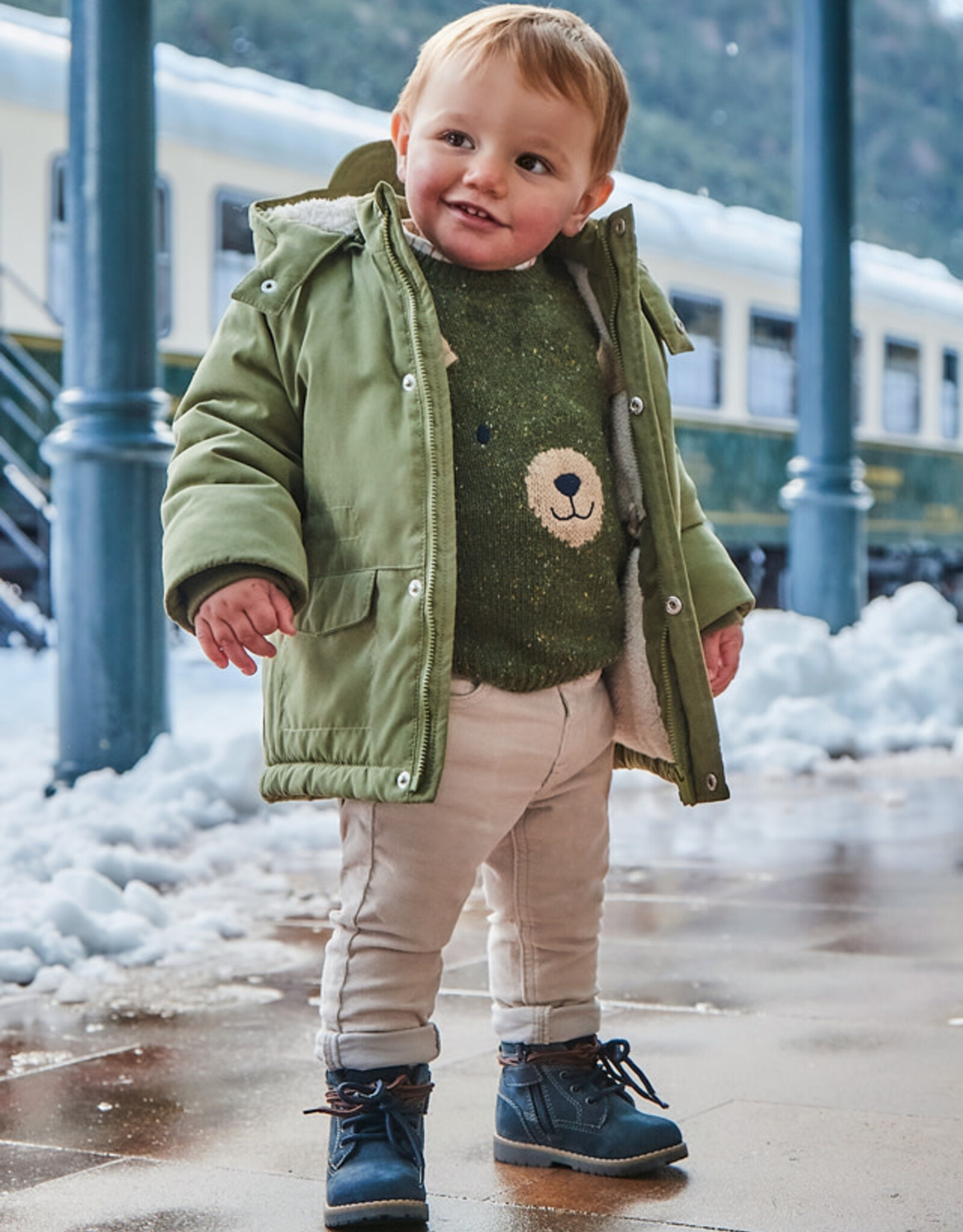 Mayoral Basic slim fit cord trousers in Gypsum