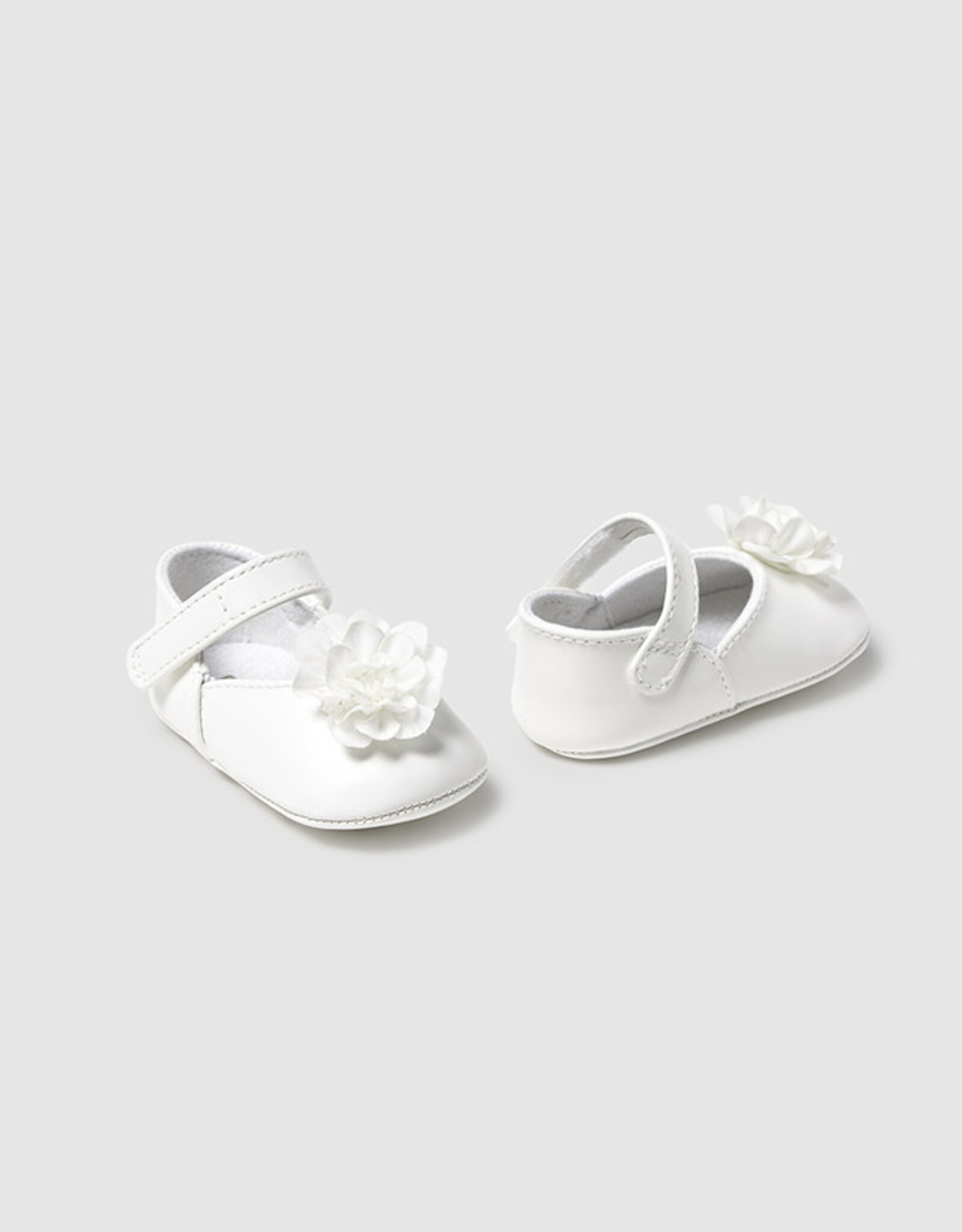 Mayoral White Mary Janes with Flower