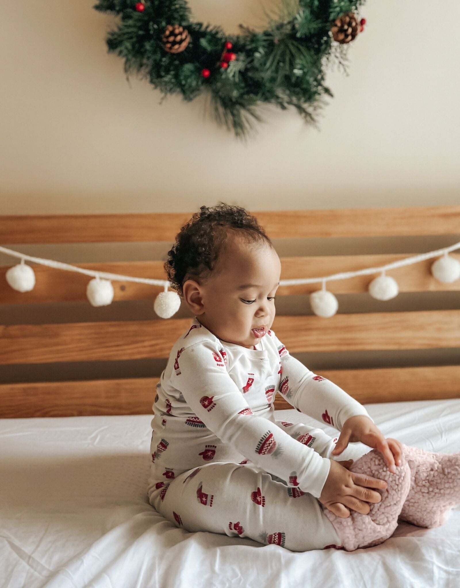 Robeez Sherpa Snap Booties Pastel Pink