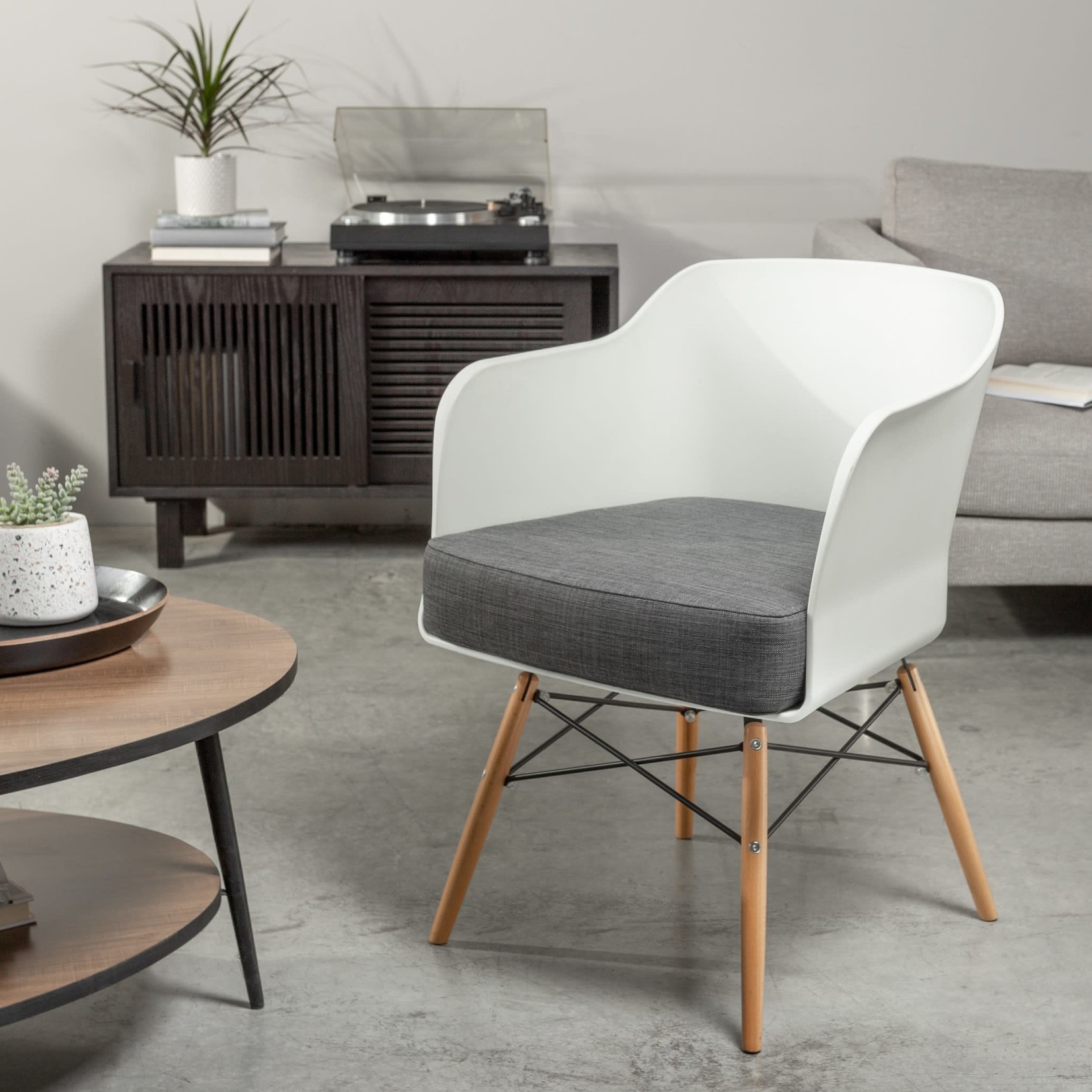 Torre & Tagus Pablo arm chair - White