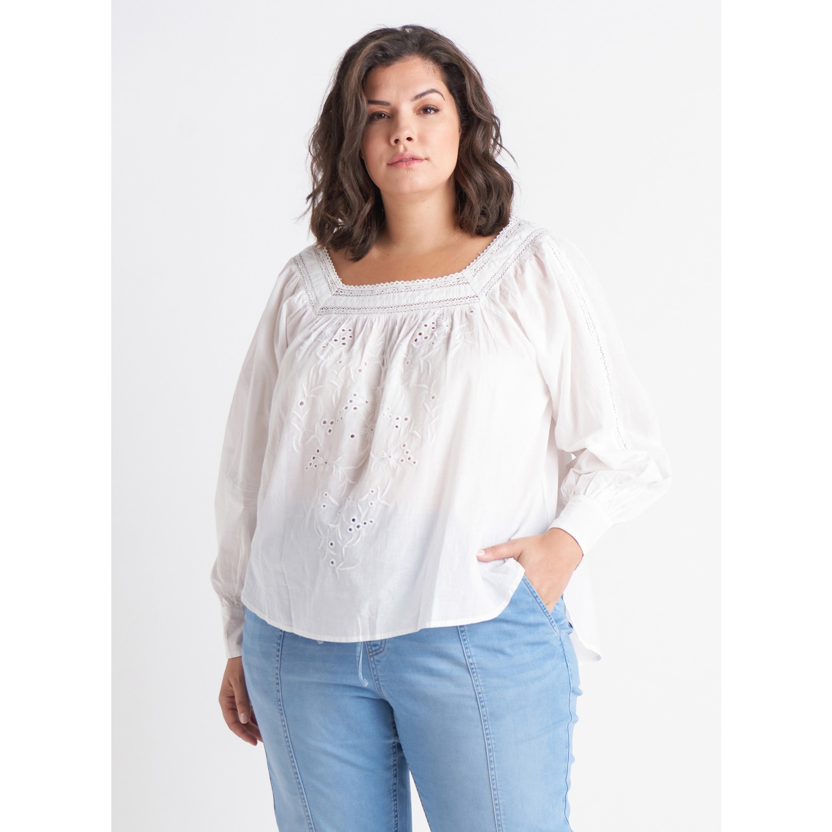 Dex Curve Embroidered Top