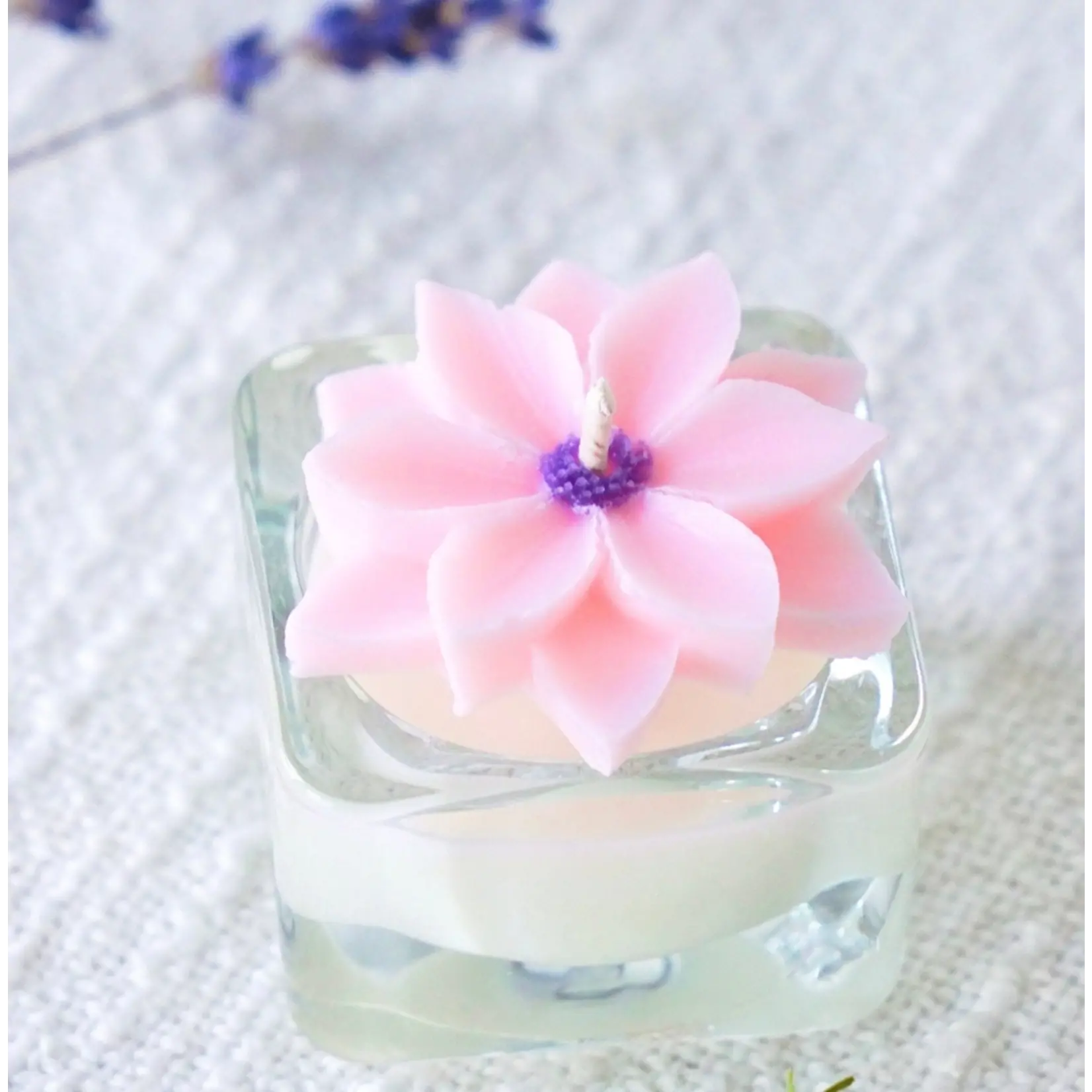 zoet studio Clematis Floral Tealight