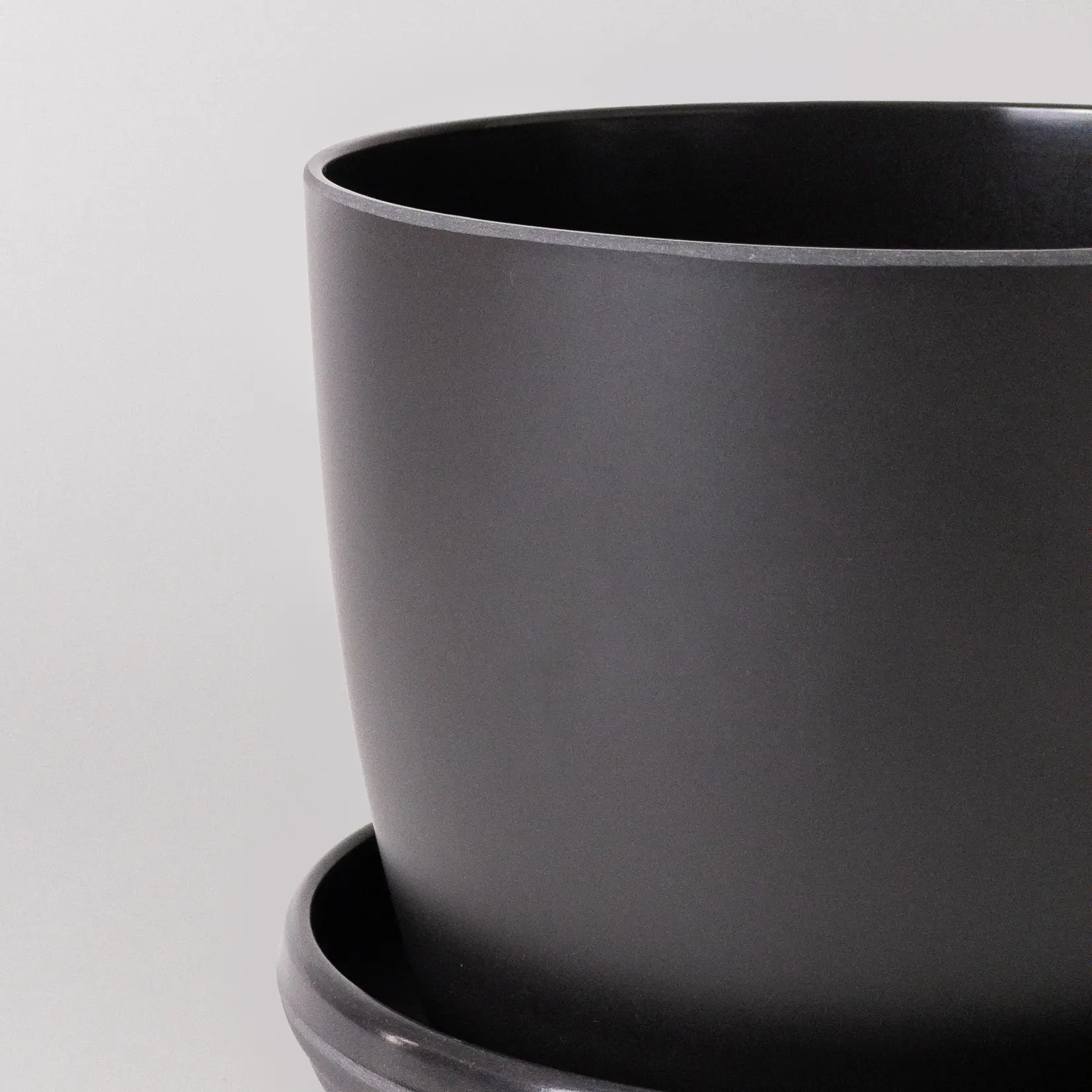 Kanso Designs 5"Bamboo Black Planter w/Saucer