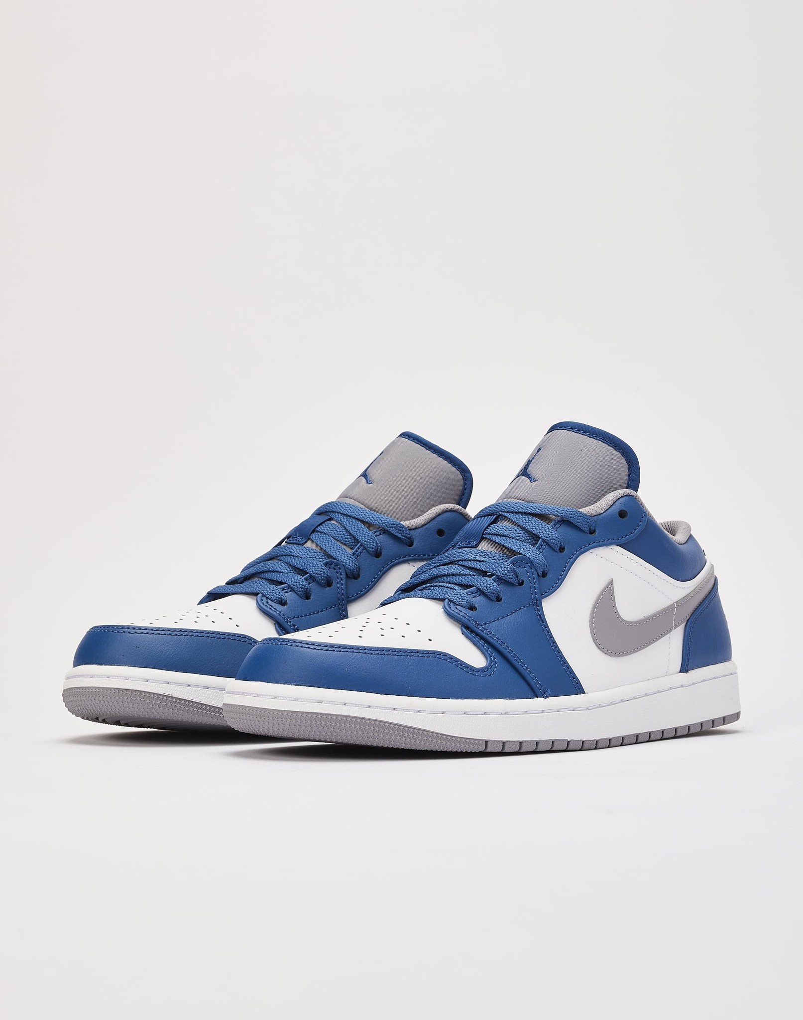 retros 1 blue